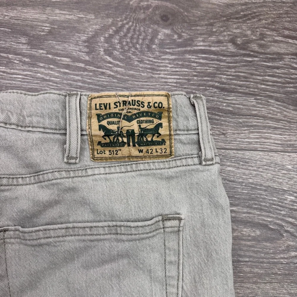 Levis 512 Slim Taper Jeans Mens 42x32 Light Gray Distressed Ripped 5 Pocket Fade